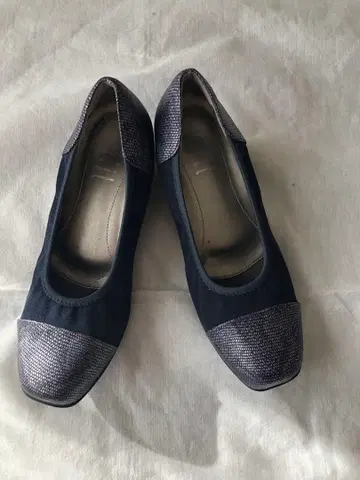 fitfit 펌프스 발수 바이컬러 펌프스 네이비