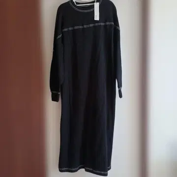 새상품 Alma. Design 블랙 긴팔 원피스