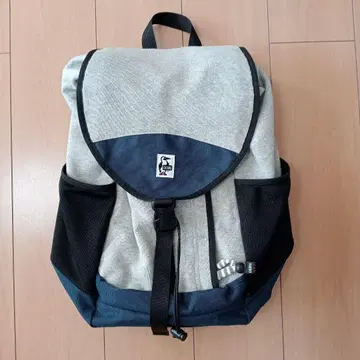 CHUMS 플랩 디자인 백팩