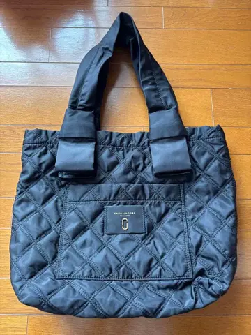 마크제이콥스 블랙 퀼팅 토트백
