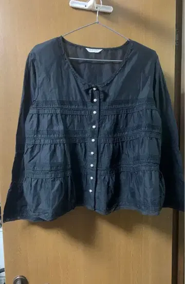 KANEKO ISAO 펄 버튼 블라우스 긴팔 + 슬리브리스 2세트