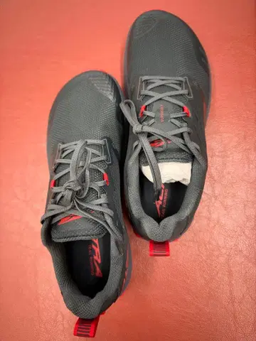 ALTRA 트레일 러닝화 스페리얼 7 블랙 x 그레이