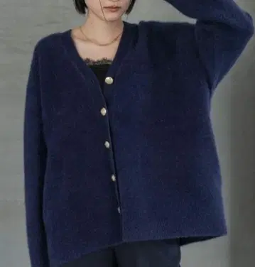 택 포함 새상품 A part by CN 라쿤 V넥 가디건 네이비