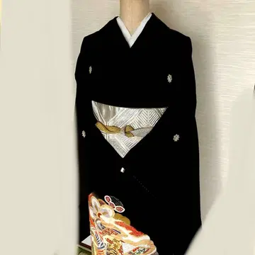 안쪽까지 럭셔리한 순수 실크 크레이프 원단 블랙 소매 다섯 개 문양 단품