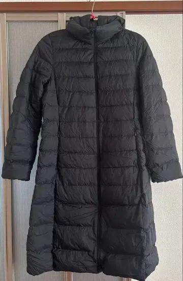 유니클로 울트라 라이트 다운 롱 코트 블랙