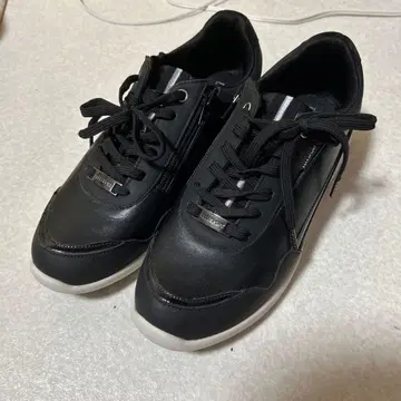 ELLE SPORT 블랙 스니커즈