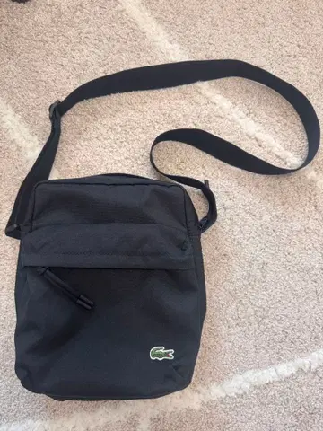 Lacoste 블랙 숄더백