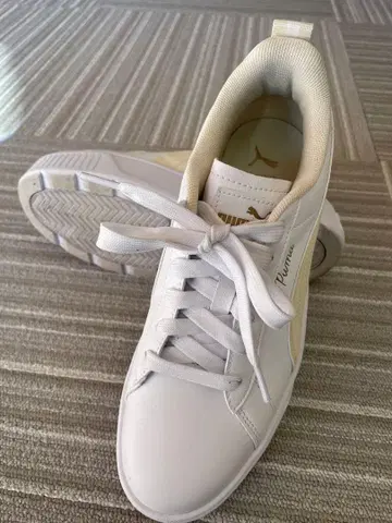 Puma 스니커즈 화이트 24cm