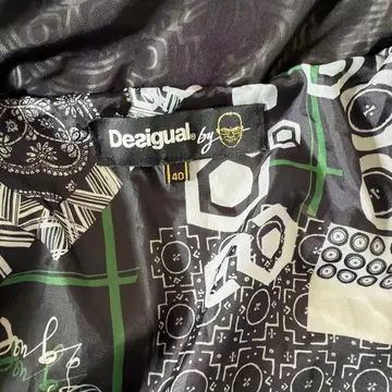 Desigual 블랙 퀼팅 코트