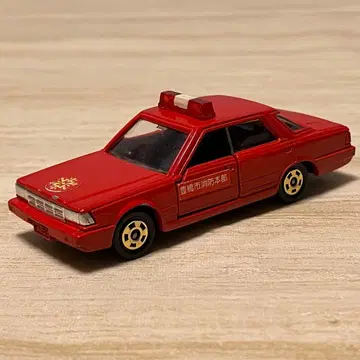 토미카 닛산 세드릭 4도어 H.T 도요하시시 소방본부 No.13 1/65