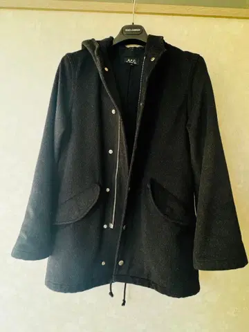 A.P.C. 후드 부착 울 코트
