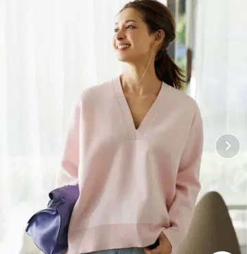 새상품 택 포함 UNFILO 핑크 V넥 니트 긴팔