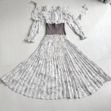 SNIDEL 스나이델 허리 리브 플레어 슬리브 플리츠 원피스 라벤더