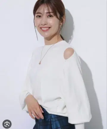 Apuweiser-riche 오프숄더 니트