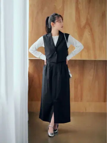 [ 완판템 ] COHINA 숏 베스트 x 내로우 스커트 셋업 BK