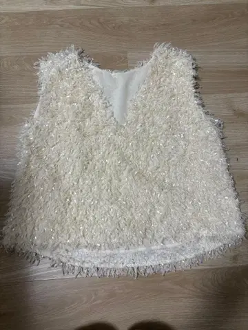 CADUNE 퍼지 탑 베이지 새상품급