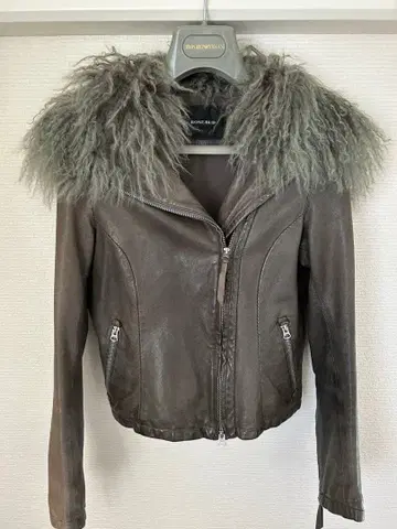 ROSEBUD 퍼 부착 그레이 천연 가죽 자켓