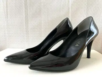 다이애나 에나멜 가죽 하이힐 블랙