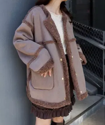 Flower 다운 무스탕 코트 브라운