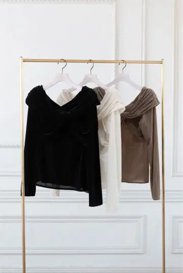 Her lip to 트위스트 개더 벨로아 상의 M 아이보리