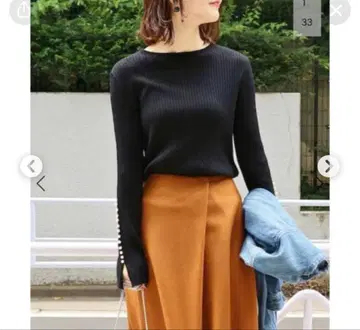 이에나 펄 니트 상의 블랙