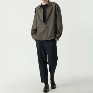 MB 스탠다드 테이퍼드 슬랙스 (네이비 S 사이즈)