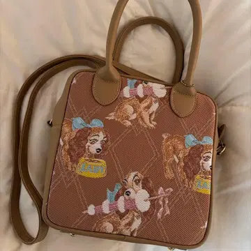 디즈니 스토어 한정판 '레이디와 트램프' 자수 레이디 2way 백