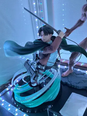 [개봉품] 진격의 거인 1/6 최강의 병사 리바이 아커만