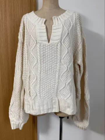 haupia 아이보리 케이블 니트 스웨터 긴팔