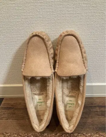 예약 가능 enchanted 엔챈티드 무스탕 모카신 핑크 베이지