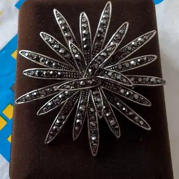 빈티지 별 모양 디자인 브로치