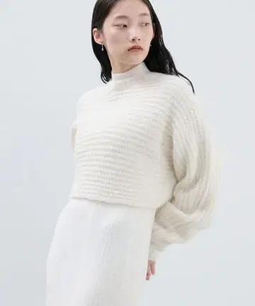 SIWEM MOHAIR SHORT KNIT 화이트 미사용 새상품 택 포함