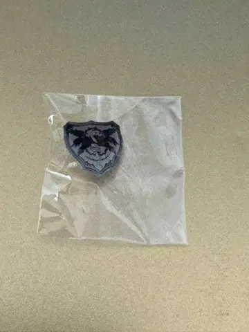 그랑블루 판타지 핀 배지 타락 천사 타천사 벨리알 루시퍼