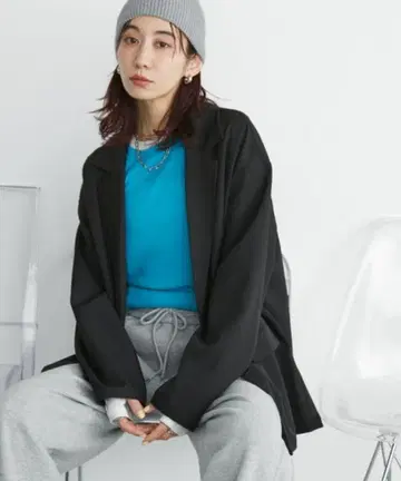 Auntie Rosa 오버 사이즈 테일러드 자켓 블랙