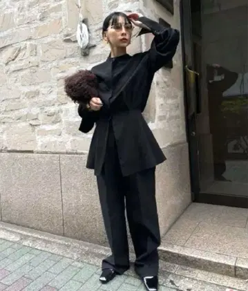 Ameri UND WAIST BLOUSING BLOUSE 블랙