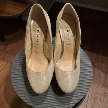 DIANA 베이지 글리터 하이힐