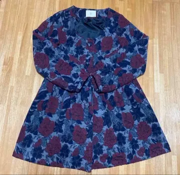 RPS 코트 장미 패턴 노카라 플레어