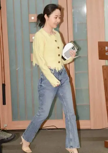 PERVERZE 가디건 민희진 착용 색상 변경