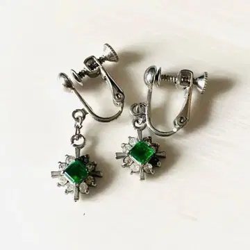 에메랄드 그린 귀찌