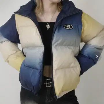 WHO'S WHO gallery 그라데이션 프린트 후디 충전솜 블루종