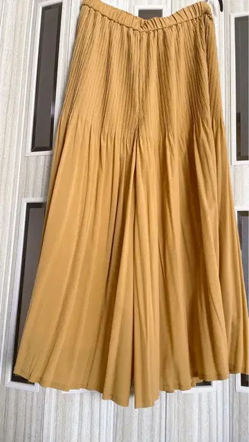 [노코오노] 플리츠 와이드 팬츠 안감 부착 40 사이즈 머스타드 계열