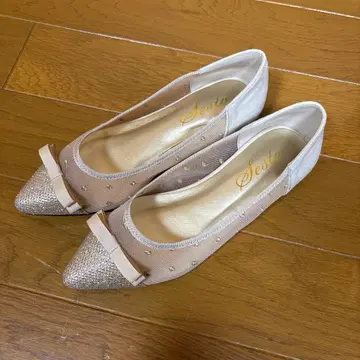 Sesto 베이지 스틸레토 플랫슈즈