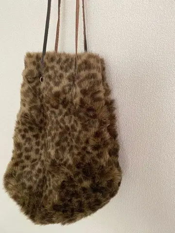 새상품 크로스&크로스 인조 모피 백 마사키 하그오와