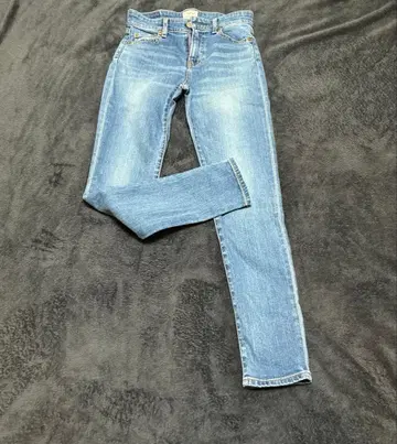 [언그리드] 슬림 스트레이트 청바지 23