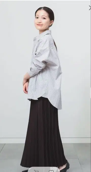 BEAMS HEART 스웨이드라이크 플리츠 스커트