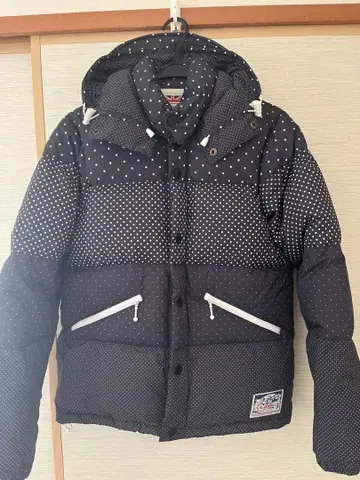 마운틴 이큅먼트 콜라보 다운 도트