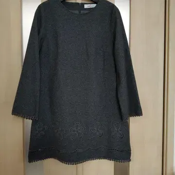 갤러리 비스콘티 꽃무늬 컷워크 자수 긴팔 튜닉 그레이 미사용 새상품!