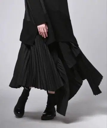 antiqua 비대칭 변형 플리츠 롱 스커트
