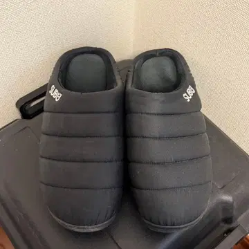 SUBU 블랙 슬리퍼