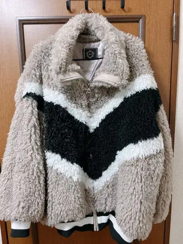 Rady 레이디 푸들 퍼 보아 자켓 M 사이즈 (베이지)